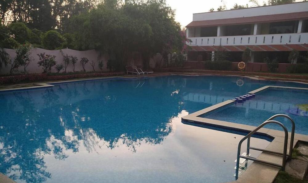 Mamalla Beach Resort Mahabalipuram Exterior photo